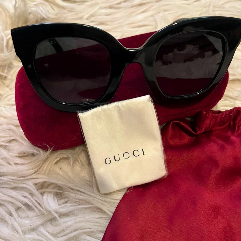 Black Gucci Sunglasses